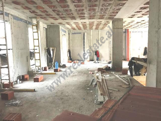 Office space for rent near Barrikadave street in Tirana, Albania.

It is located on the 2nd floor 